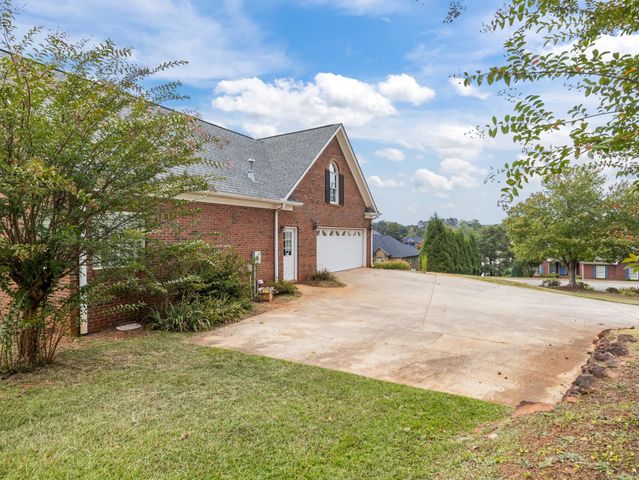 123 S Lake Emory Drive, Inman, SC 29349
