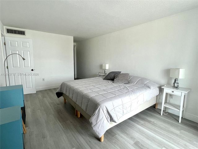 8233 Harding Avenue 204, Miami Beach, FL 33141