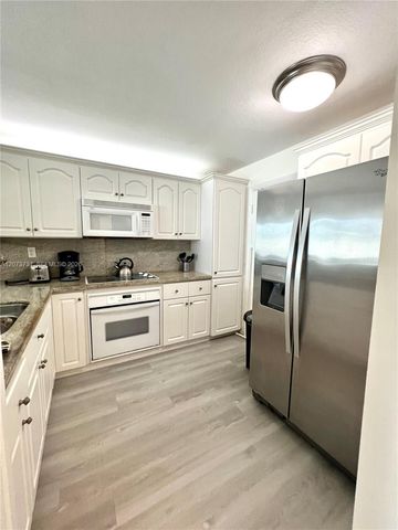 8233 Harding Avenue 204, Miami Beach, FL 33141