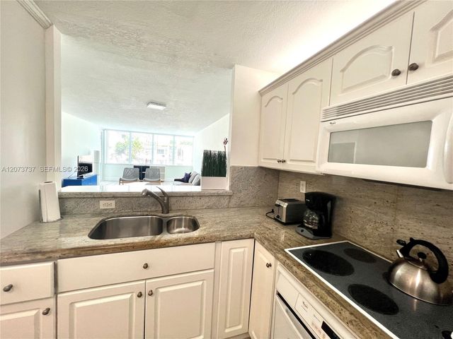8233 Harding Avenue 204, Miami Beach, FL 33141