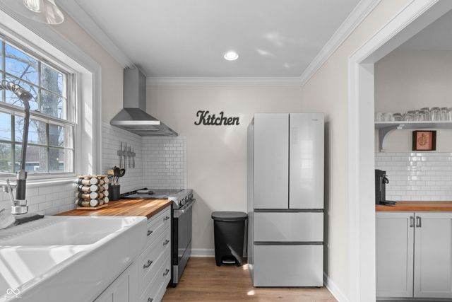 6174 Burlington Avenue, Indianapolis, IN 46220