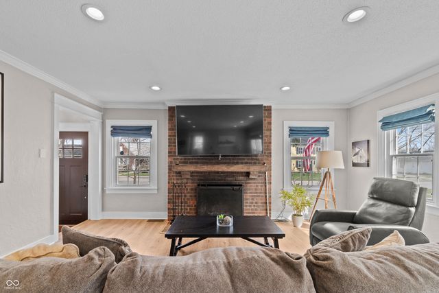 6174 Burlington Avenue, Indianapolis, IN 46220