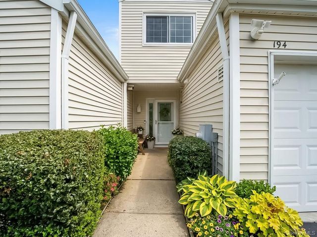 194 Gothic Circle, Manorville, NY 11949