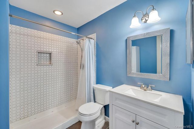 194 Gothic Circle, Manorville, NY 11949