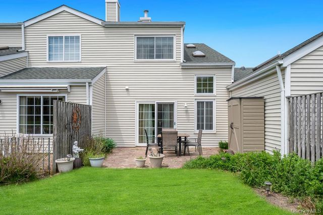194 Gothic Circle, Manorville, NY 11949