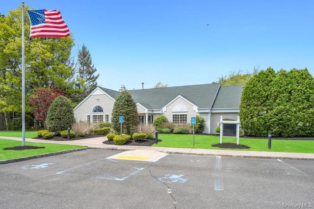 194 Gothic Circle, Manorville, NY 11949