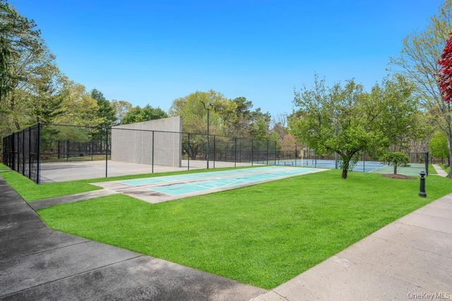 194 Gothic Circle, Manorville, NY 11949