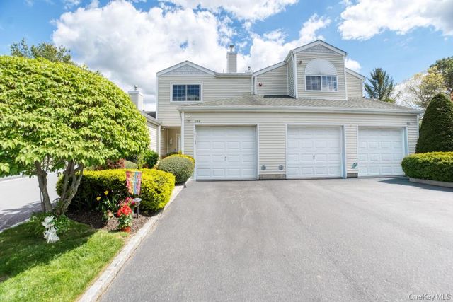 194 Gothic Circle, Manorville, NY 11949