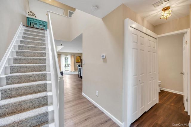 194 Gothic Circle, Manorville, NY 11949
