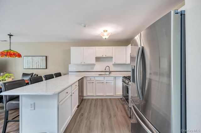 194 Gothic Circle, Manorville, NY 11949