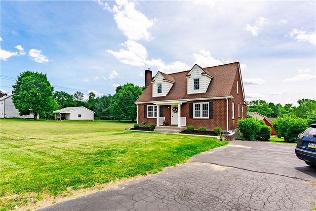 4515 Tuscarawas Rd, Brighton Twp, PA 15009