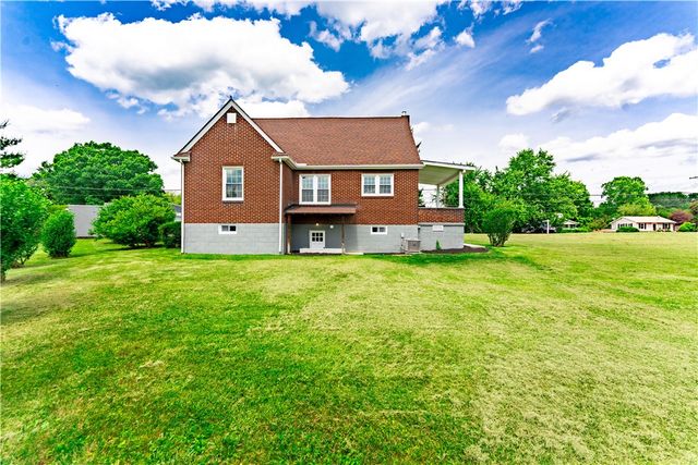 4515 Tuscarawas Rd, Brighton Twp, PA 15009