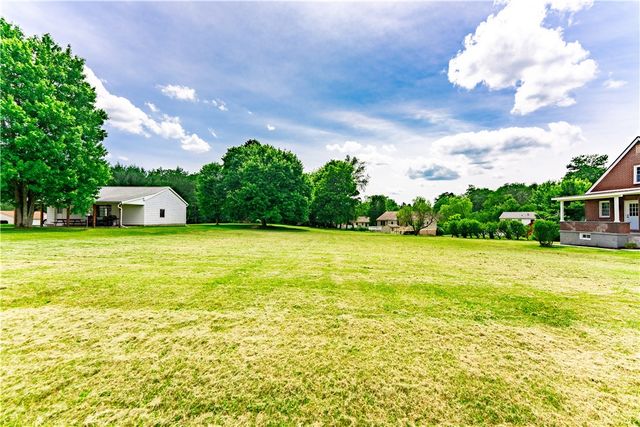 4515 Tuscarawas Rd, Brighton Twp, PA 15009