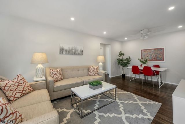 366 Hoover Ave, Unit 120 120, Bloomfield Twp., NJ 07003