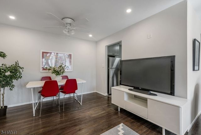 366 Hoover Ave, Unit 120 120, Bloomfield Twp., NJ 07003