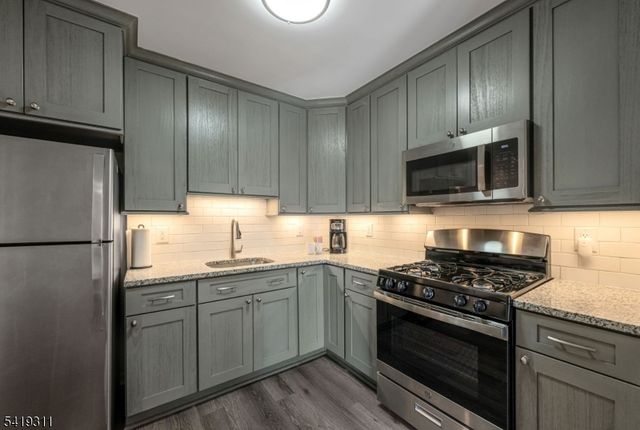 366 Hoover Ave, Unit 120 120, Bloomfield Twp., NJ 07003