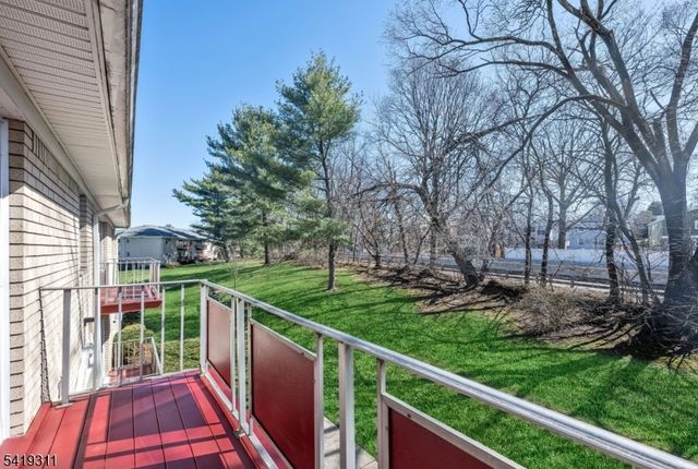 366 Hoover Ave, Unit 120 120, Bloomfield Twp., NJ 07003