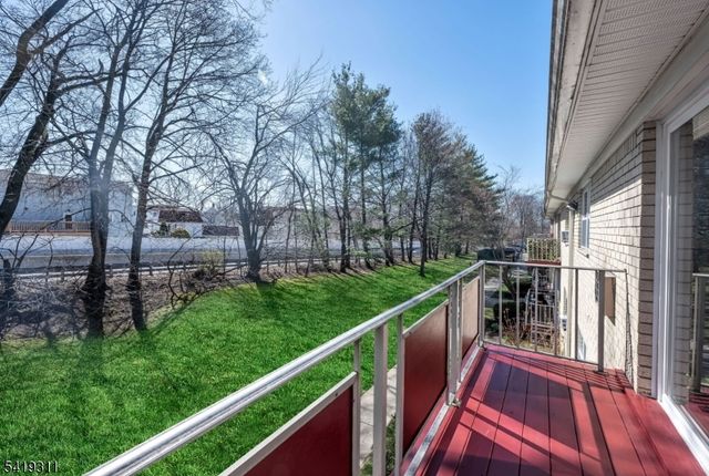 366 Hoover Ave, Unit 120 120, Bloomfield Twp., NJ 07003