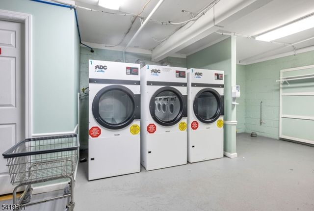 366 Hoover Ave, Unit 120 120, Bloomfield Twp., NJ 07003