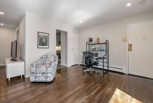 366 Hoover Ave, Unit 120 120, Bloomfield Twp., NJ 07003