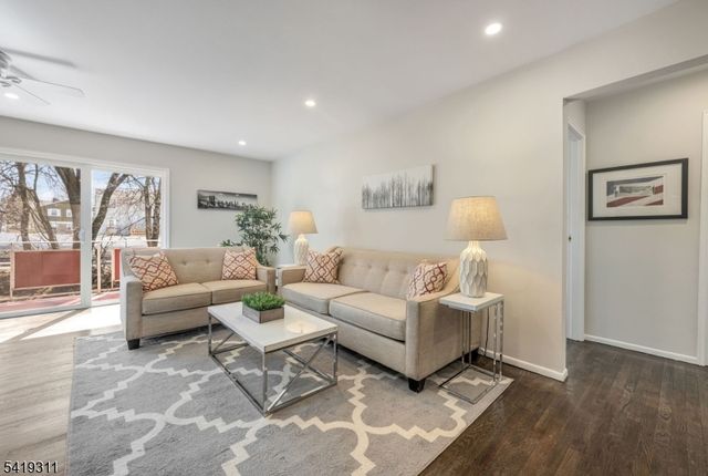 366 Hoover Ave, Unit 120 120, Bloomfield Twp., NJ 07003