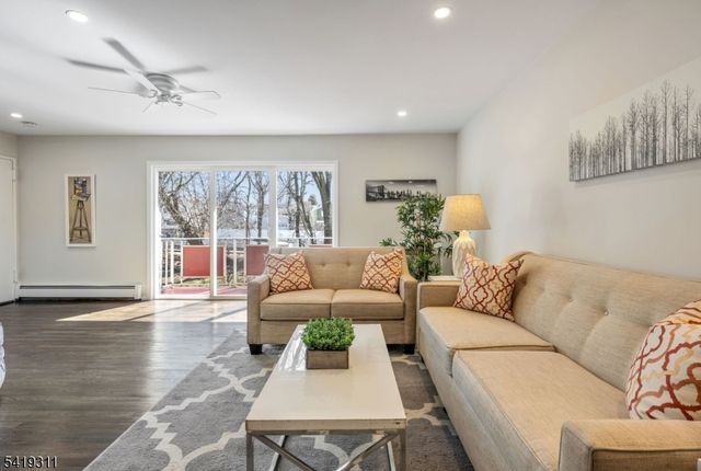 366 Hoover Ave, Unit 120 120, Bloomfield Twp., NJ 07003