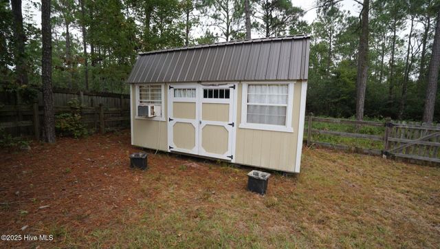 412 Ridgeway Drive, Sneads Ferry, NC 28460