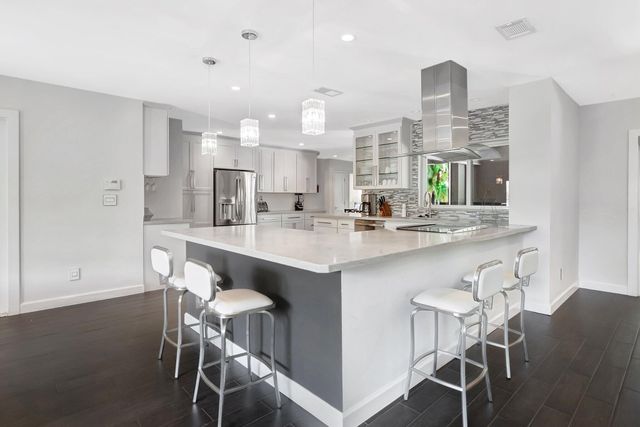 855 Berkeley Street, Boca Raton, FL 33487