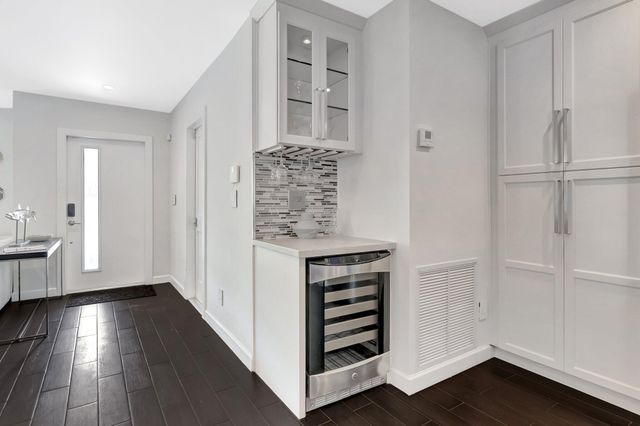 855 Berkeley Street, Boca Raton, FL 33487