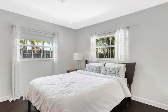 855 Berkeley Street, Boca Raton, FL 33487