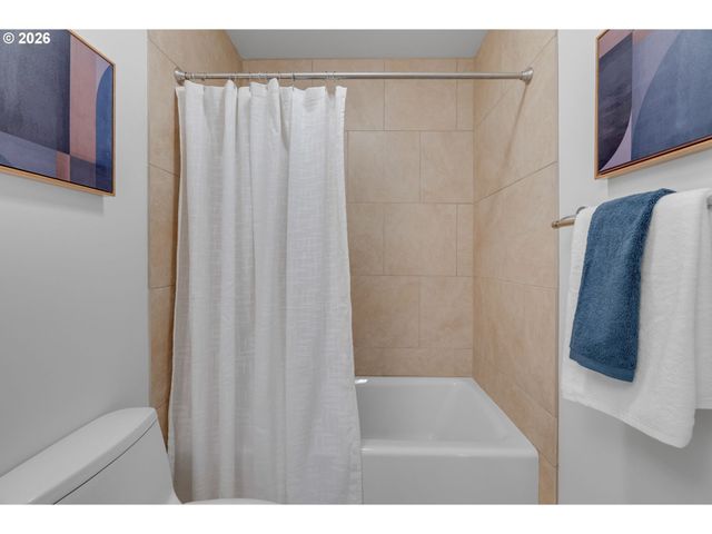 2430 Nw WESTOVER Rd 1-202, Portland, OR 97210