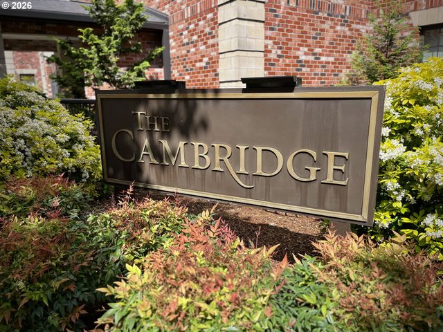 2430 Nw WESTOVER Rd 1-202, Portland, OR 97210