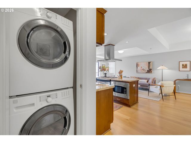 2430 Nw WESTOVER Rd 1-202, Portland, OR 97210