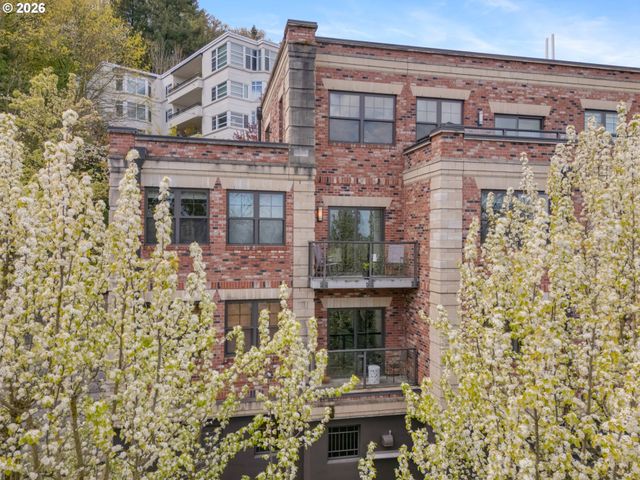 2430 Nw WESTOVER Rd 1-202, Portland, OR 97210