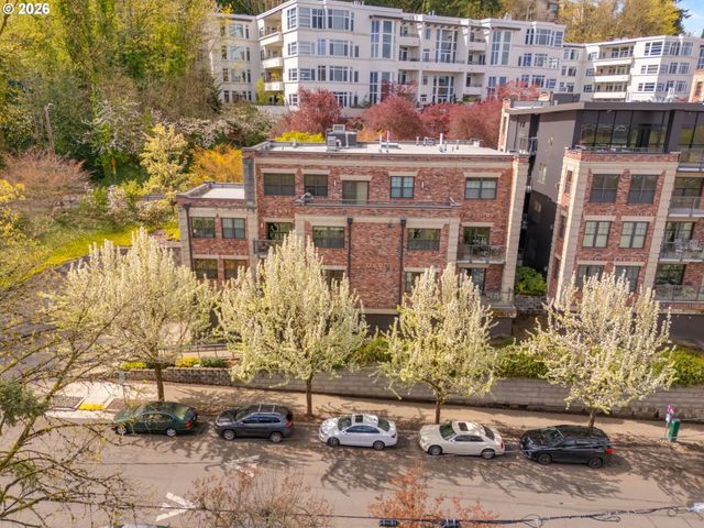 2430 Nw WESTOVER Rd 1-202, Portland, OR 97210