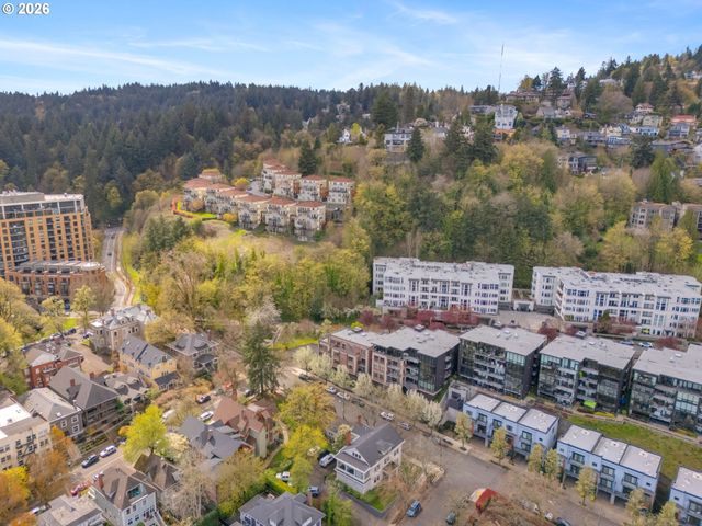 2430 Nw WESTOVER Rd 1-202, Portland, OR 97210