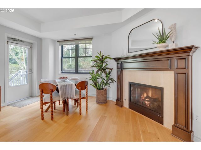 2430 Nw WESTOVER Rd 1-202, Portland, OR 97210