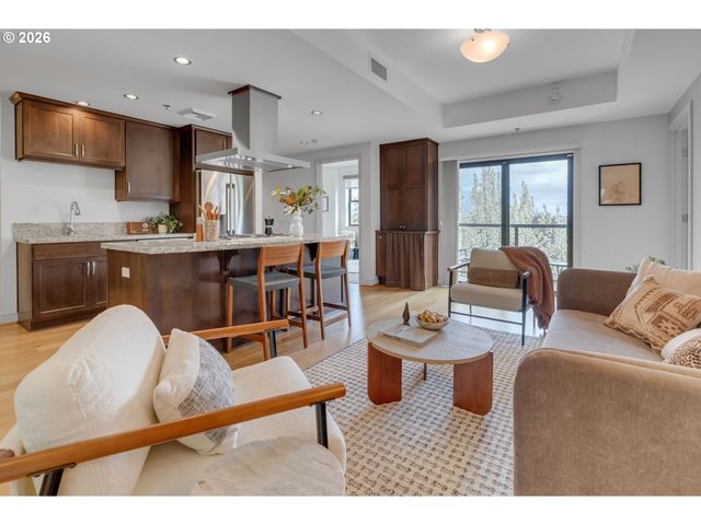 2430 Nw WESTOVER Rd 1-202, Portland, OR 97210