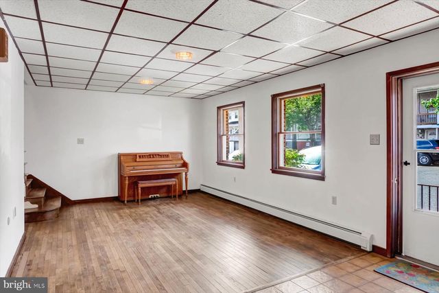 217-219 E AVE, Mount Carmel, PA 17851