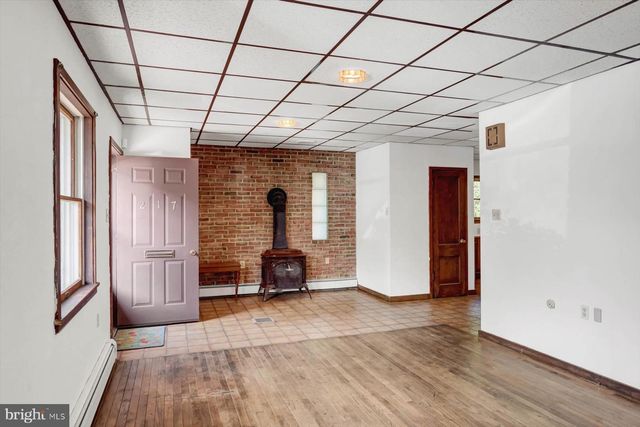 217-219 E AVE, Mount Carmel, PA 17851