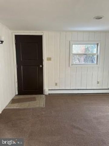 217-219 E AVE, Mount Carmel, PA 17851