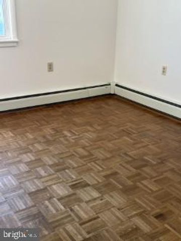 217-219 E AVE, Mount Carmel, PA 17851