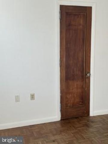 217-219 E AVE, Mount Carmel, PA 17851