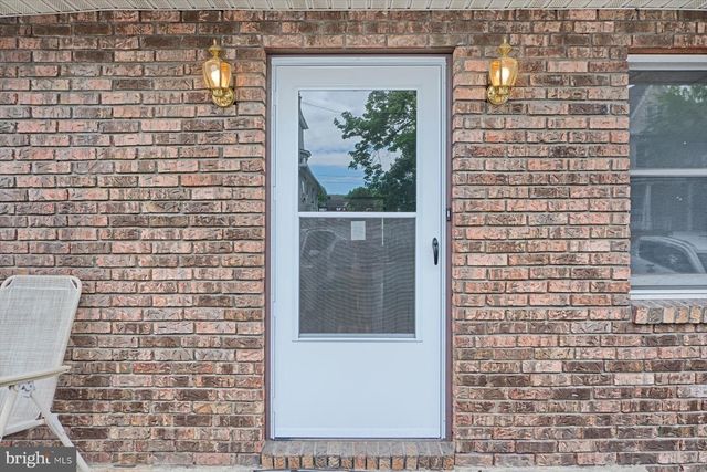 217-219 E AVE, Mount Carmel, PA 17851