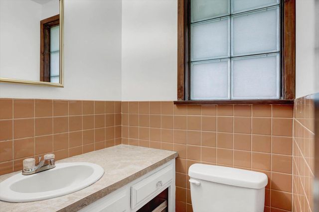 217-219 E AVE, Mount Carmel, PA 17851