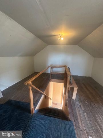 217-219 E AVE, Mount Carmel, PA 17851