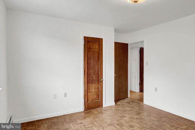 217-219 E AVE, Mount Carmel, PA 17851