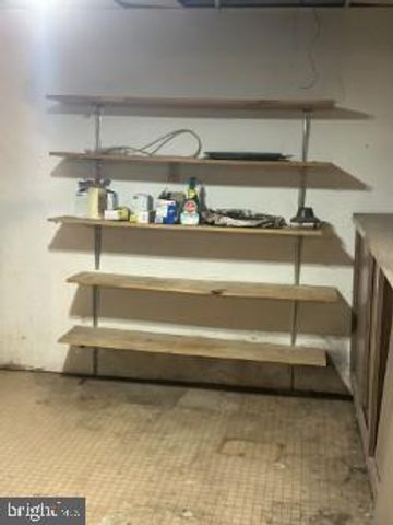 217-219 E AVE, Mount Carmel, PA 17851