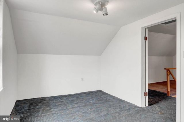 217-219 E AVE, Mount Carmel, PA 17851