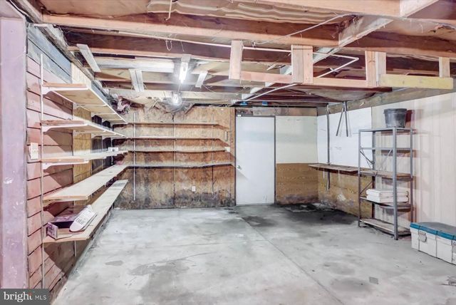 217-219 E AVE, Mount Carmel, PA 17851